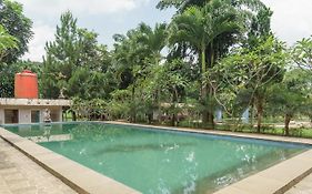 Reddoorz Plus At Hotel Negeri Baru Lodaya Puncak